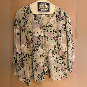 Liz Claiborne ladies top.